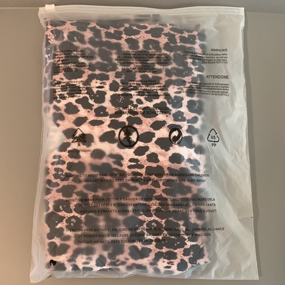 Leopard V-Neck 3/4 Bell Sleeve Mesh Panel Blouse - Picture 7 of 7